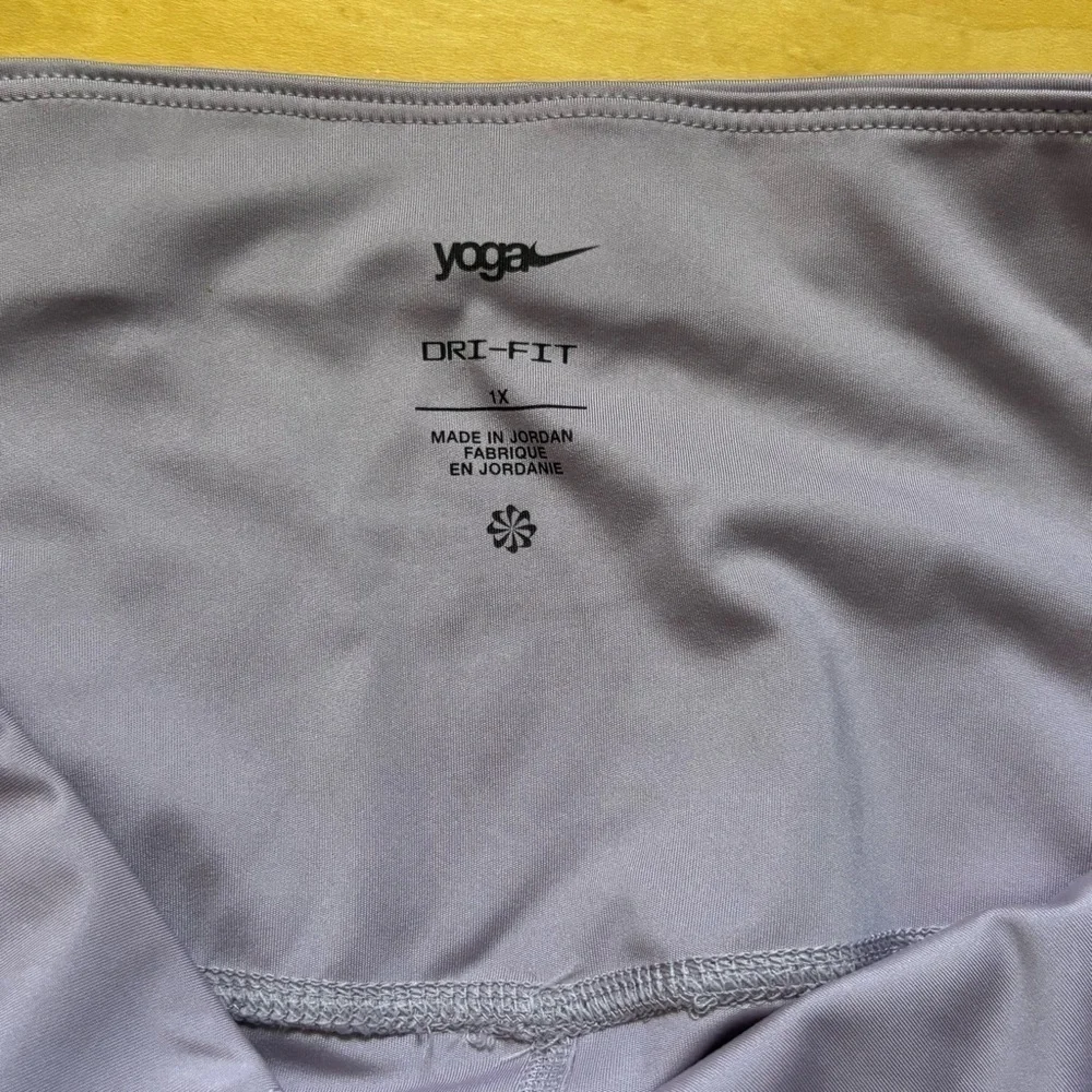 Nike yoga tights